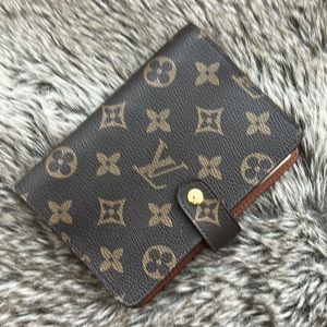 Mint condition Louis Vuitton address book credit card